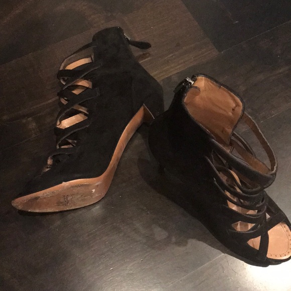 Alaia Heels - Picture 5 of 7